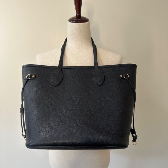 Louis Vuitton Neverfull MM - Picture 5 of 17